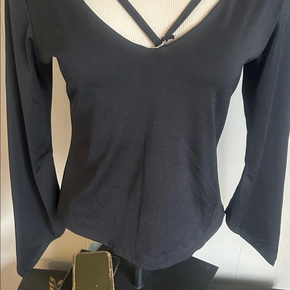 Vintage Y2K, 2000s klueless top black with flare sleeves made in the USA 🇺🇸 - Picture 3 of 5